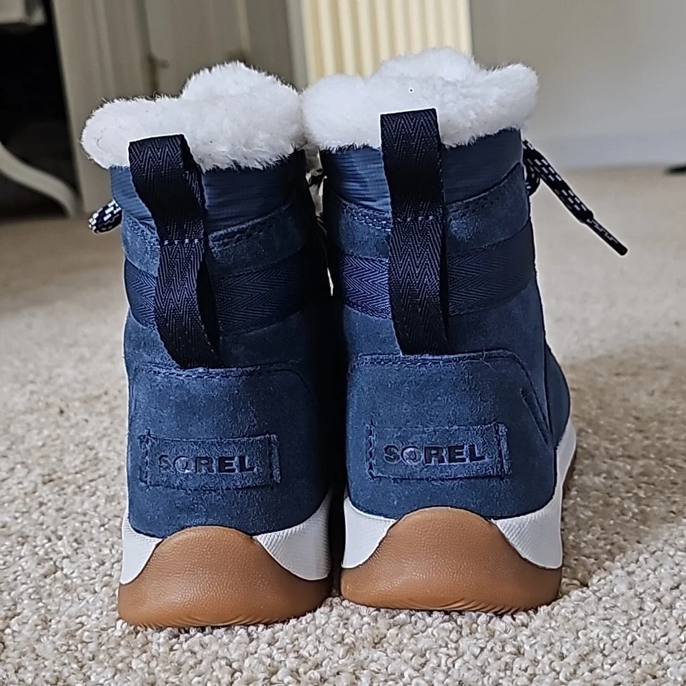 Sorel boots - Picture 3 of 4